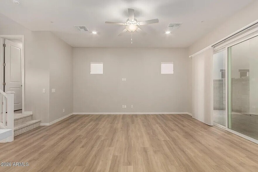 Building Photo - 1476 E Shannon St