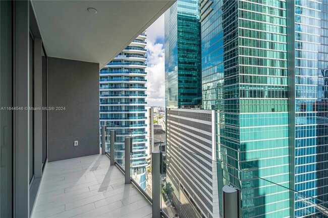 Building Photo - 300 Biscayne Boulevard Way