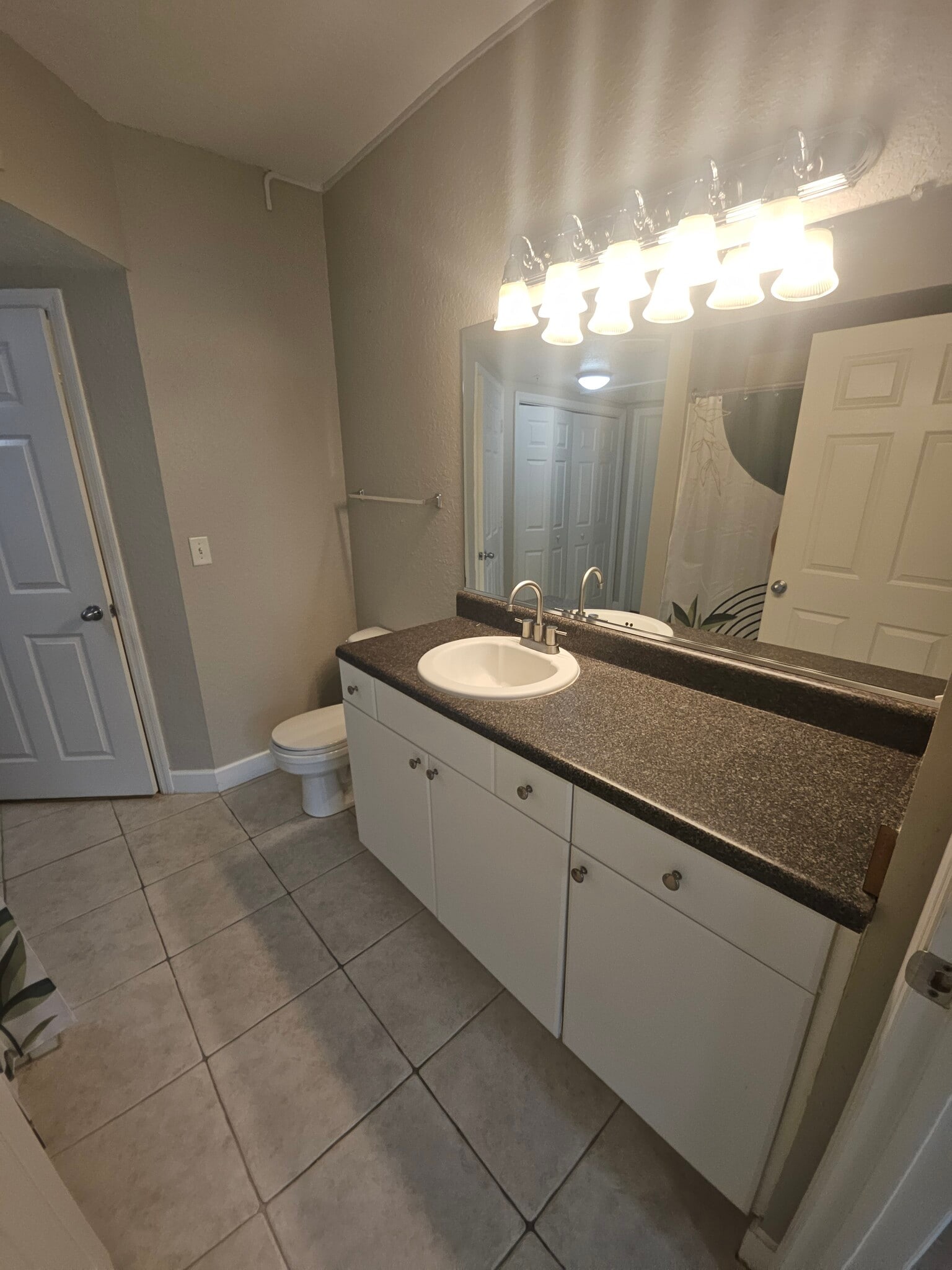 Building Photo - 202 E South St