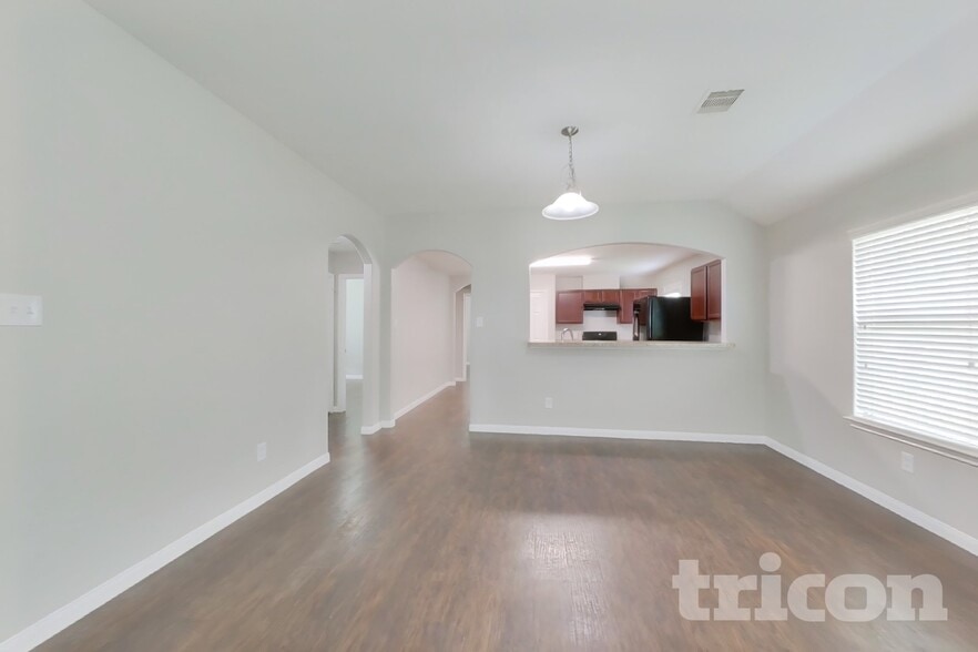 Building Photo - 21427 Wilona Way