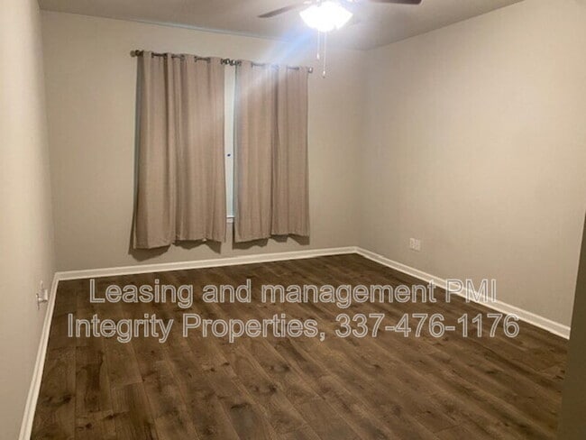 Building Photo - 616 Vert Dr