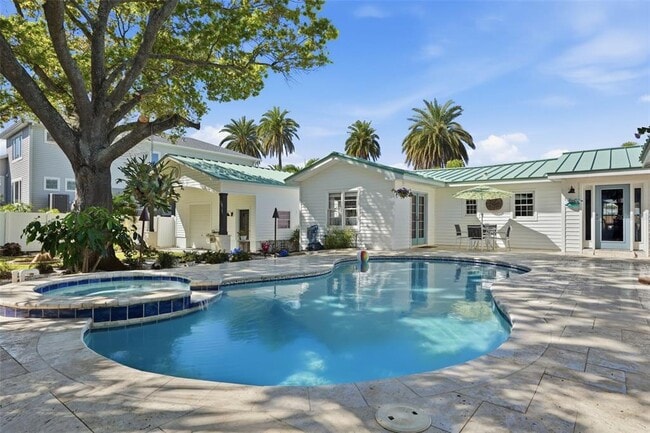 Building Photo - 759 Lantana Ave