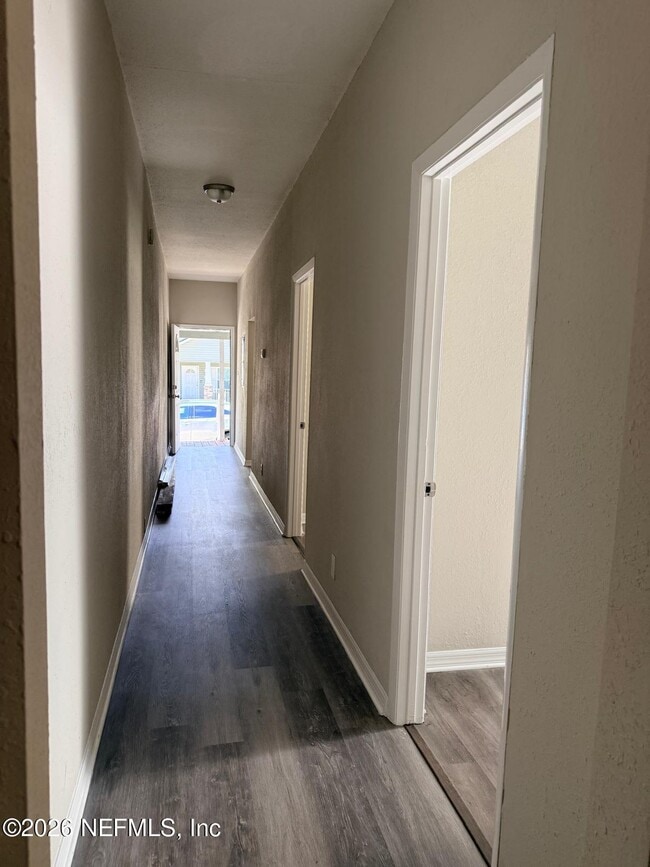 Building Photo - 1128 Van Buren St