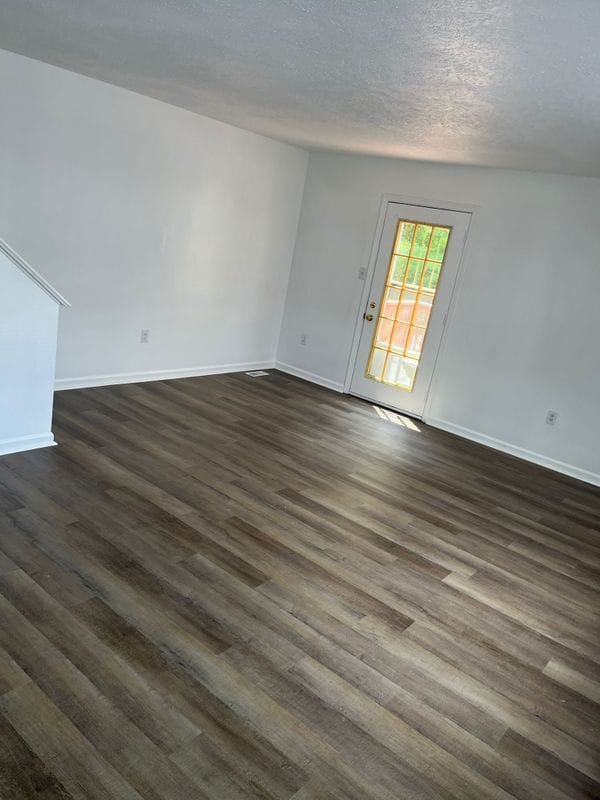 Building Photo - 102 Gateway Dr