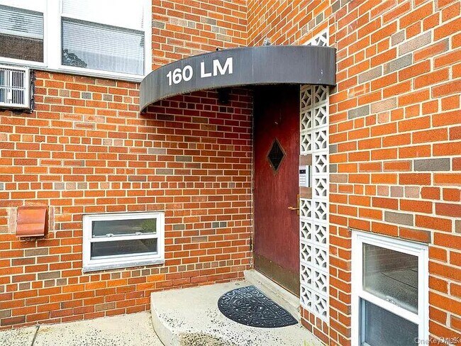 Building Photo - 160 centre 3l