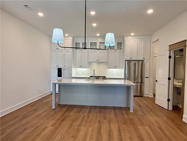 Building Photo - 825 NW 14th St