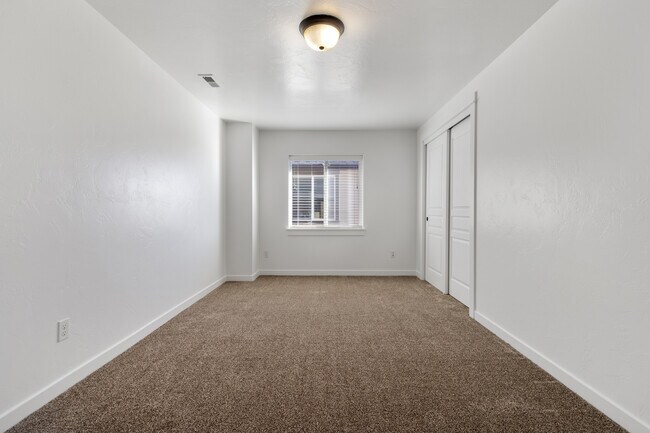 Building Photo - 10102 W Brownstone Dr