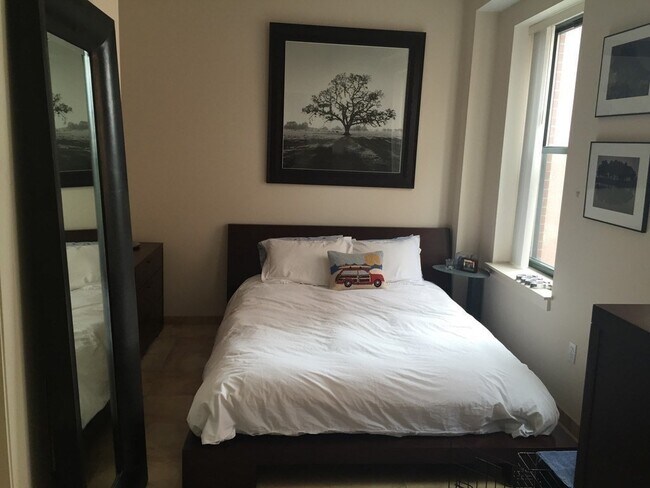 Building Photo - 35 Fay St