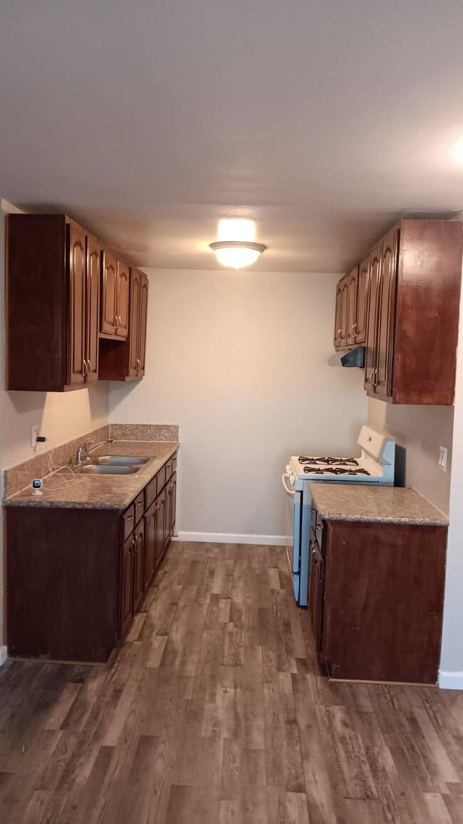 Primary Photo - 1934 W Florence Ave