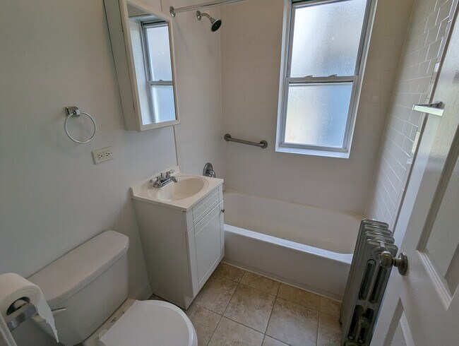 Building Photo - 2600 N Kimball Ave
