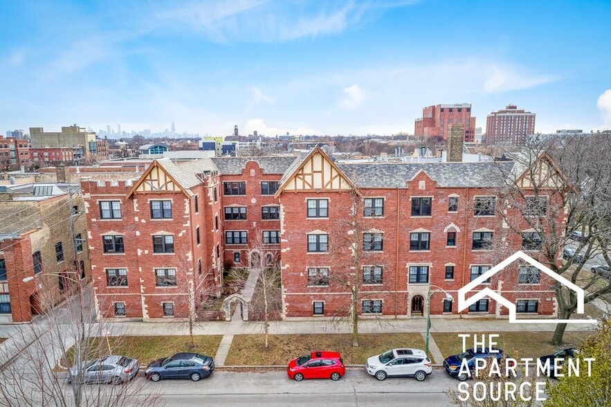Building Photo - 1827 W Leland Ave