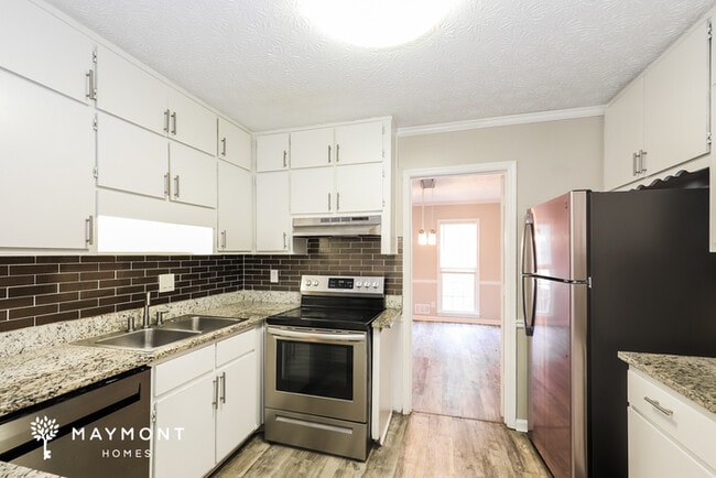 Building Photo - 535 Westbridge Dr