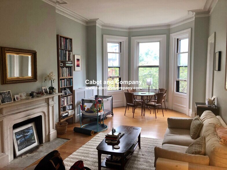 Primary Photo - 140 Marlborough St