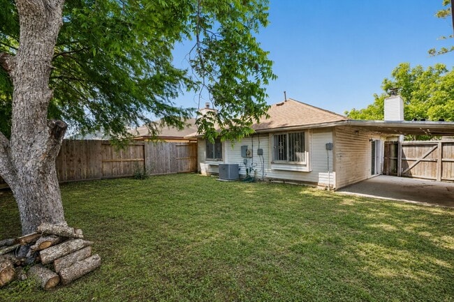 Building Photo - 11554 Gullwood Dr