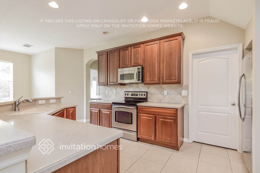 Building Photo - 7814 Riverwood Oaks Dr