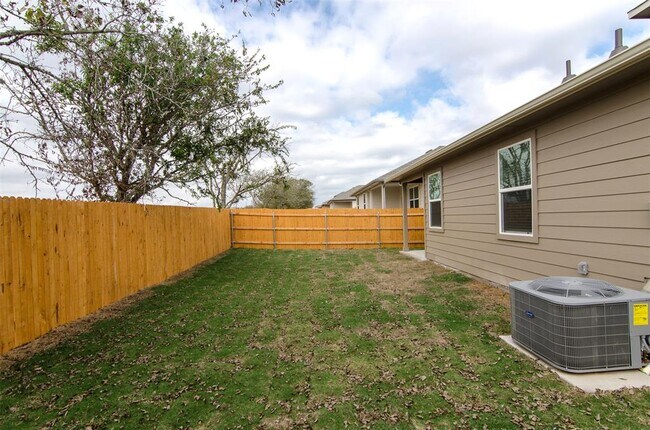 Building Photo - 392 Fall Aster Dr