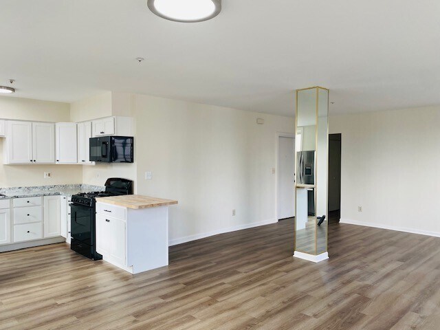 Building Photo - 1404 E Baltimore St