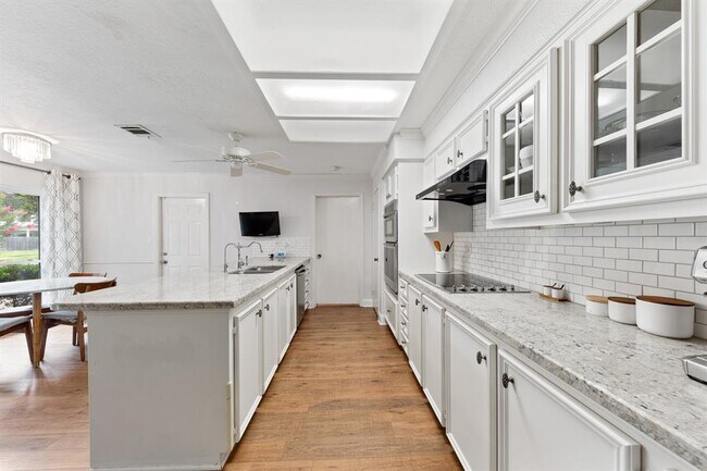 Building Photo - 12210 Ravenmoor Dr