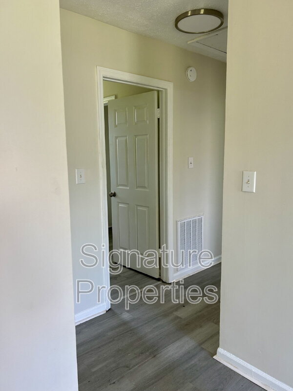 Building Photo - 412 Virginia St