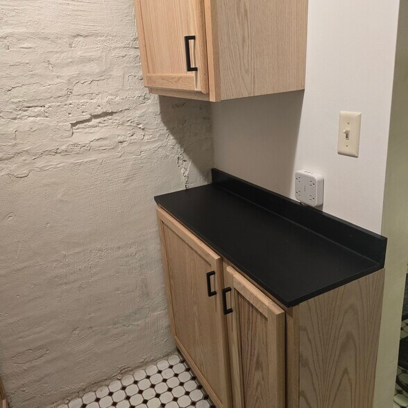 Building Photo - 6008 8th Ave