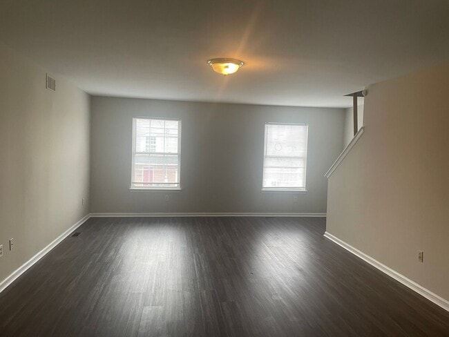 Building Photo - Townhome in Wilmington