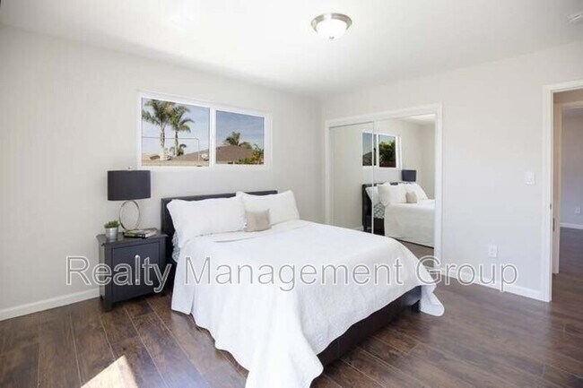 Building Photo - 888 Narwhal St