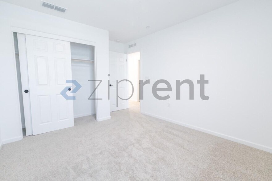 Building Photo - 4013 Trento Wy