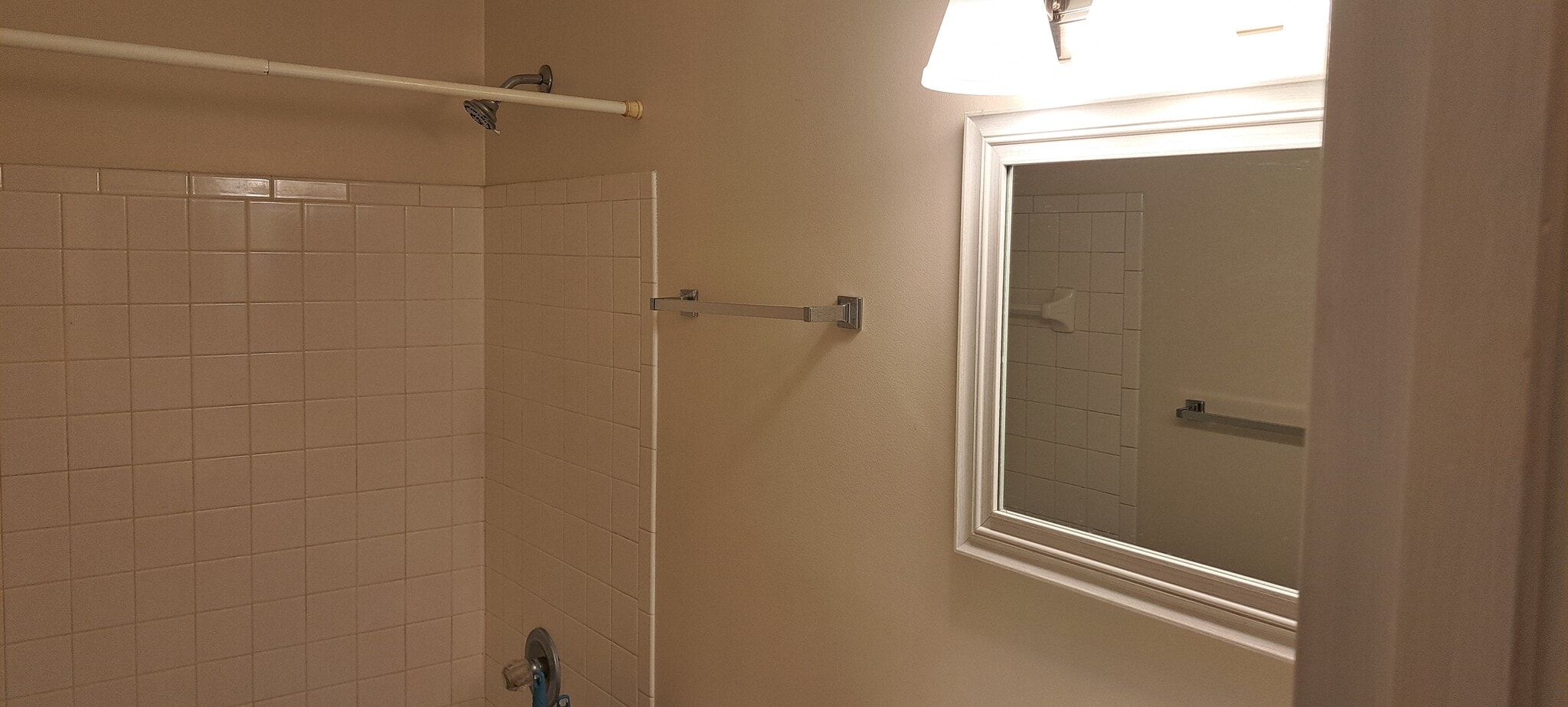 Building Photo - 120 Creekwood Dr