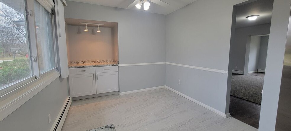 Building Photo - 35527 Springvale St