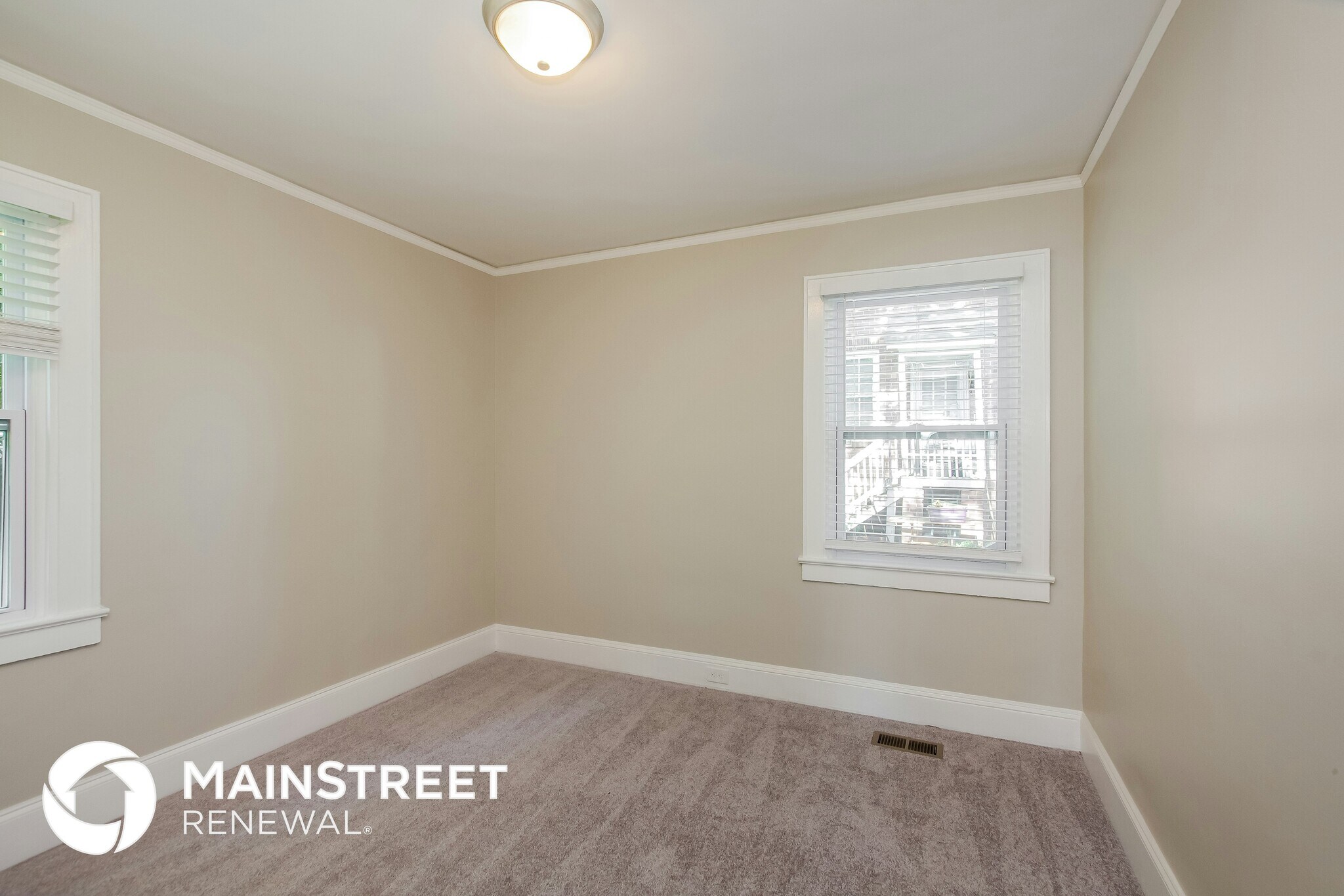 Building Photo - 3017 Dogwood Ave