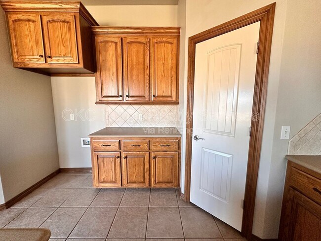 Building Photo - 13201 SW 2nd Terrace