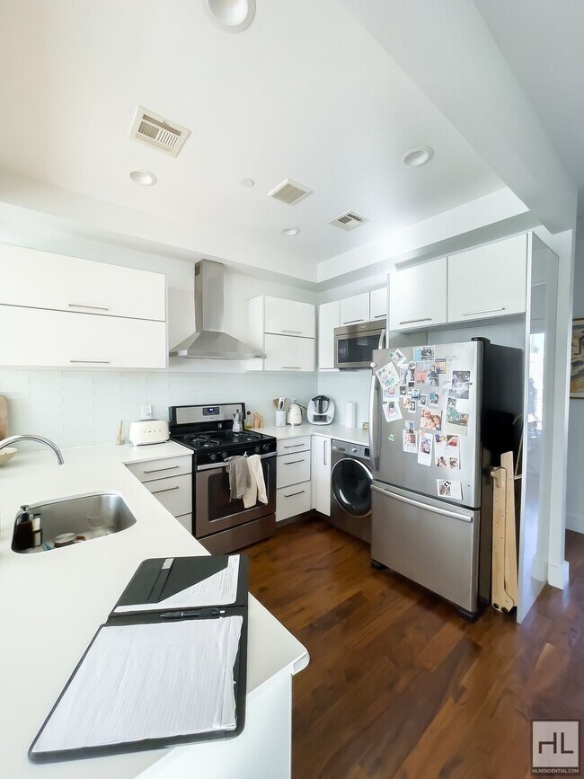 Building Photo - JACKSON STREET / Williamsburg Brooklyn / E...