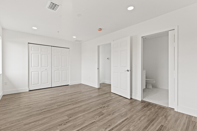 Building Photo - 4498 SW Port St Lucie Blvd
