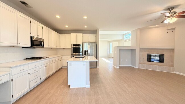 Building Photo - Beautiful 3 bedroom with AC in San Marcos