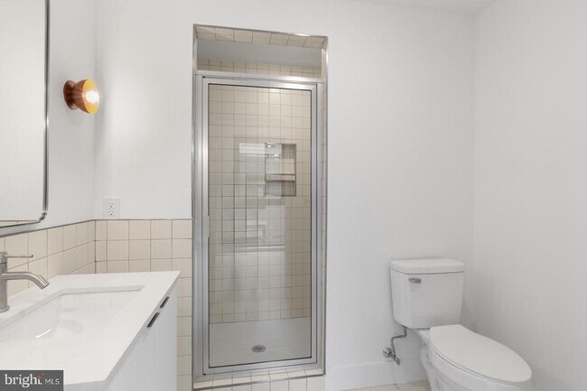 Building Photo - 2007 Cambridge St