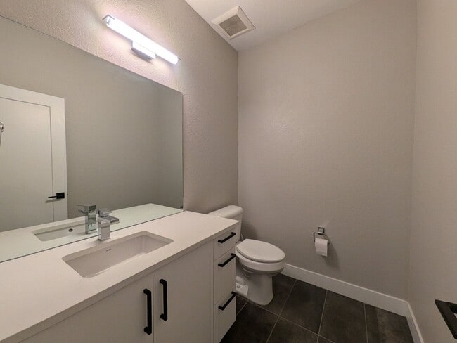 Building Photo - 5009 S Prince Pl