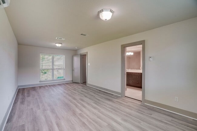 Building Photo - 8304 Furness Dr