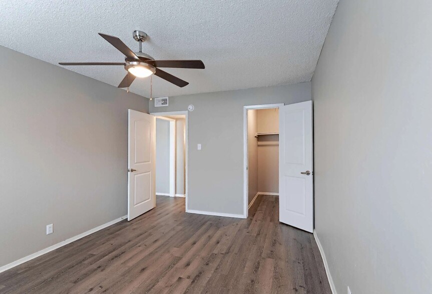 Building Photo - 531 Bedford Rd