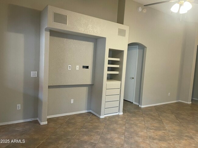 Building Photo - 4628 W Del Rio St