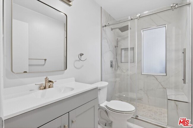 Building Photo - 3713 Dellvale Pl