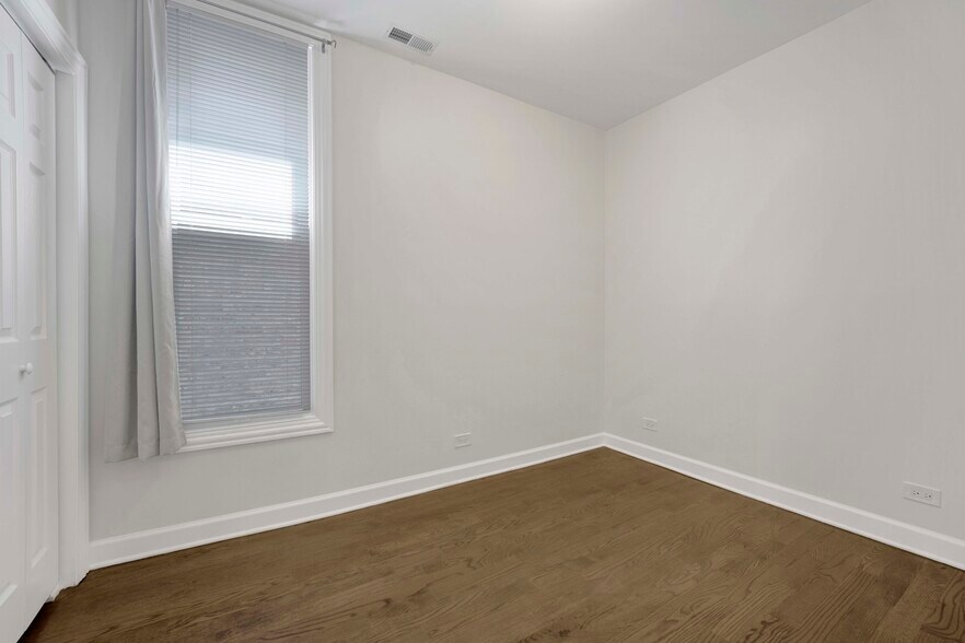 Building Photo - 1821 N Tripp Ave