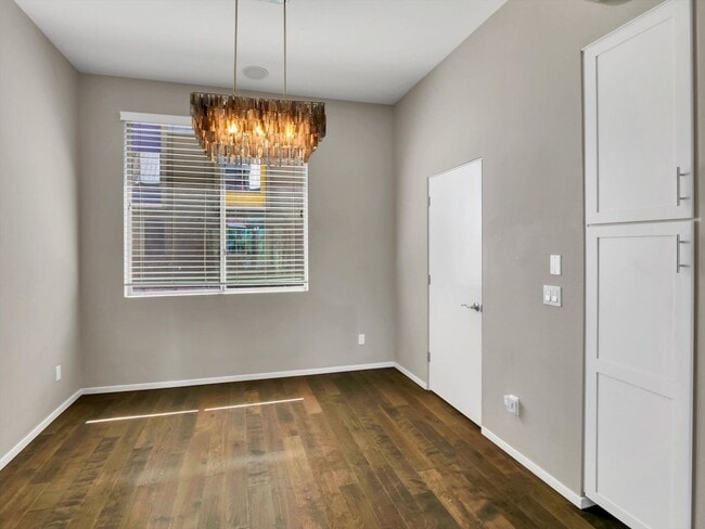 Building Photo - Beautiful Property with Contemporary Flair