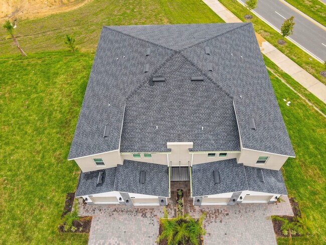 Building Photo - 1147 Drop Ln
