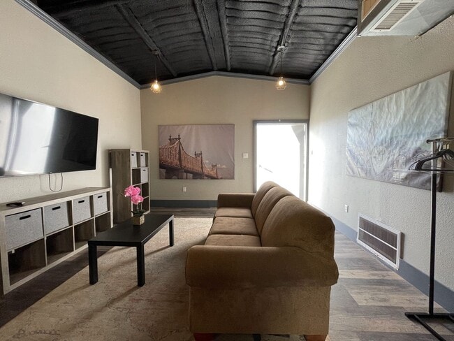 Building Photo - Cozy?Loft?Retreat – Fully Furnished Tiny-H...