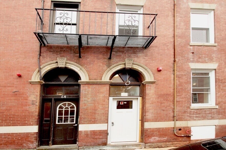 Building Photo - 68 Frankfort St