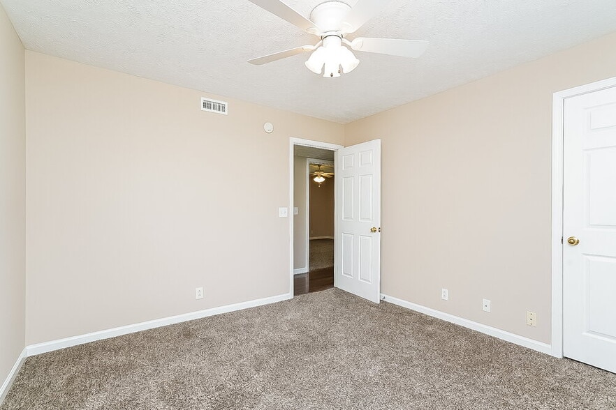 Building Photo - 2919 Weybridge Dr