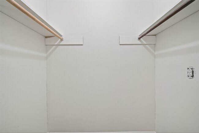 Building Photo - 13010 Abalone Way