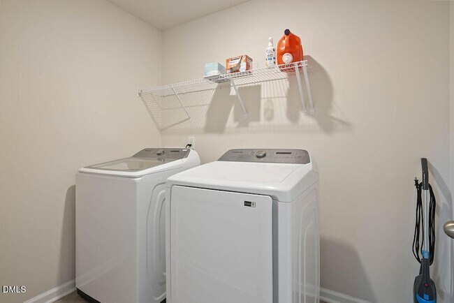 Building Photo - 319 Joneshaven Dr