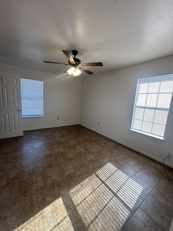 Building Photo - 723 Willowood