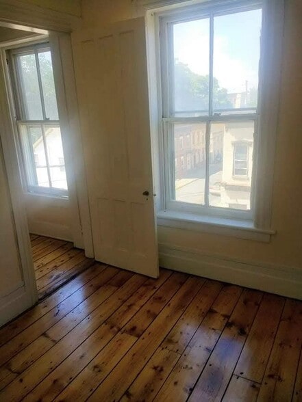 Building Photo - 310 3rd St